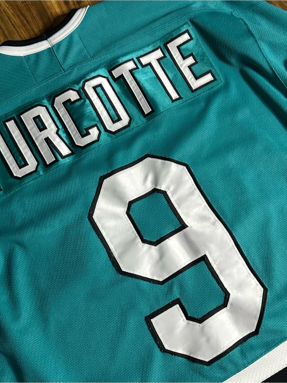 Rare Darren Turcotte San Jose Sharks Hockey Jersey - #9 - Picture 5 of 7